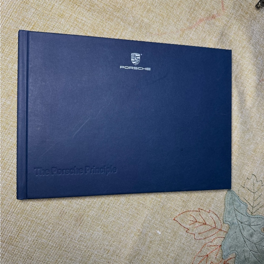 The Porsche Principle (Hardcover Book, Edition 5/2017) Blue,